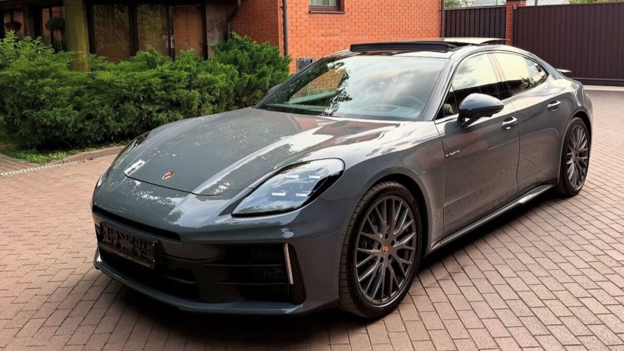 Фото Porsche Panamera - 1